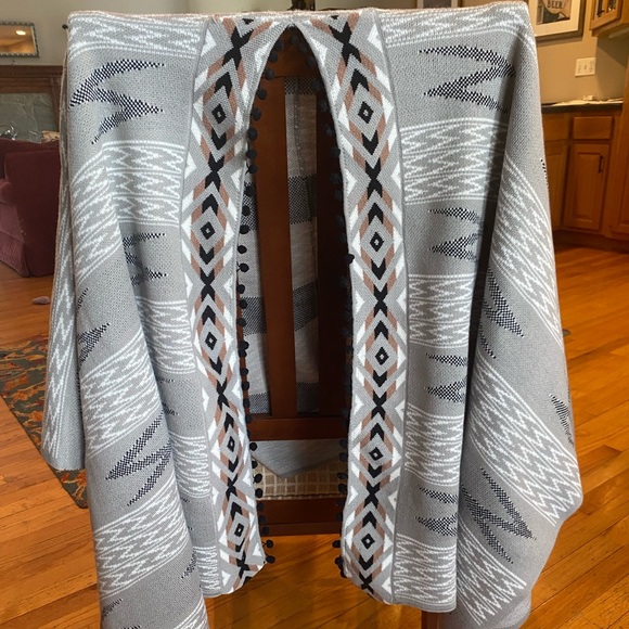 Boho print “Over the Shoulder” Poncho - Picture 1 of 4